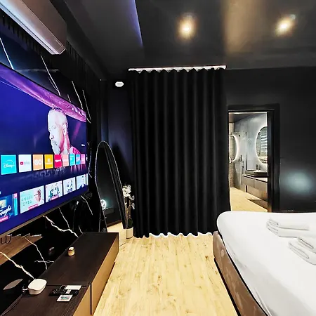 Black Diamond Apartment Zabbar